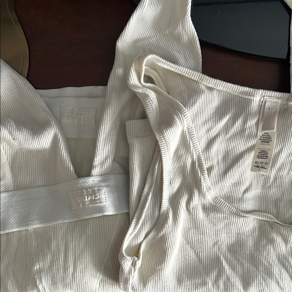 Skims Set - image 1